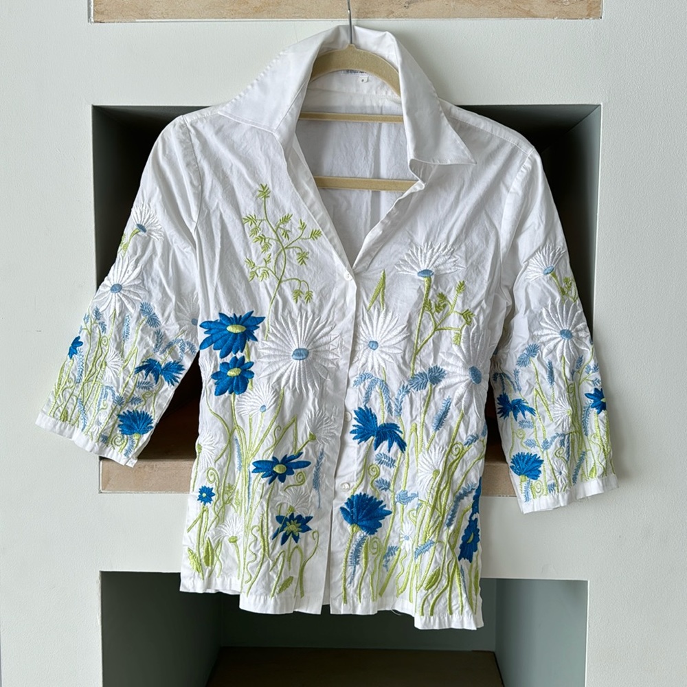 SOLD OFFLINE / Not Available. Floral button down